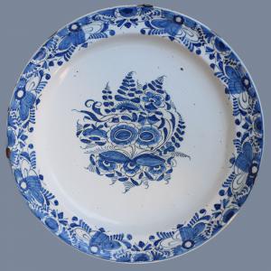 Plato de desfile de mayólica de Bassano - Antonibon | Primera mitad del siglo XVIII